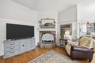 629 Tracy Dr, Azle, TX 76020 - photo 5