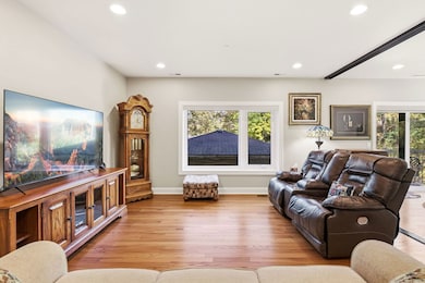 645 Custer Ave unit 103, Evanston, IL 60202 - photo 6