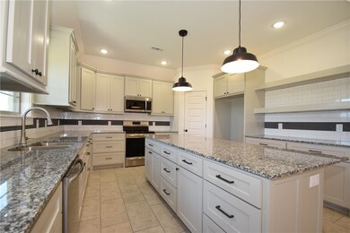 1010 Sugar Pine St, Tontitown, AR 72762 - photo 6