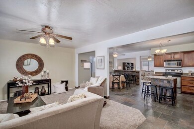 8126 N 11th St, Phoenix, AZ 85020 - photo 4