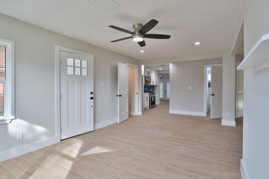 803 E 43rd St, Houston, TX 77022 - photo 6