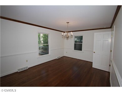 Dining Room - Entertainment size dining room to ac