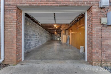 17 Fieldcrest Cir, Asheville, NC 28806 - photo 6