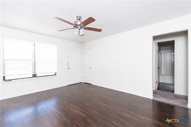 142 Wolf Rd unit D, Copperas Cove, TX 76522 - photo 3