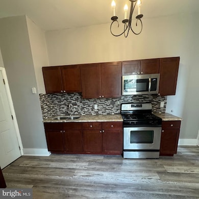 532 Windsor St, Reading, PA 19601 - photo 3