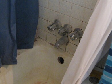 8304 Trakia Ct, Louisville, KY 40219 - photo 6