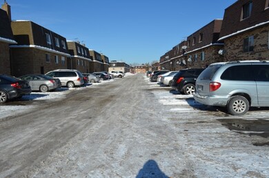 10030 Holly Ln unit 2N, Des Plaines, IL 60016 - photo 4