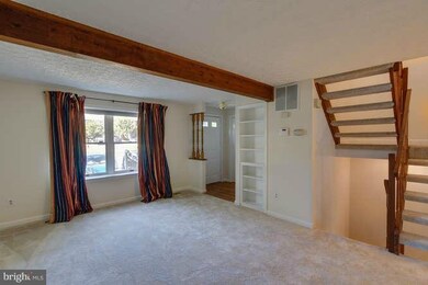 8665 Hickory Ridge Ct, Springfield, VA 22153 - photo 4