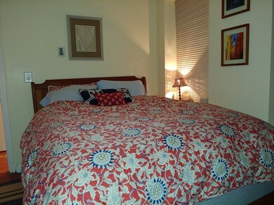 440 Hanover St unit 3D, Boston, MA 02113 - photo 4