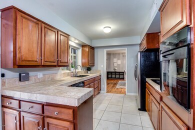 Great Kitchen Space!