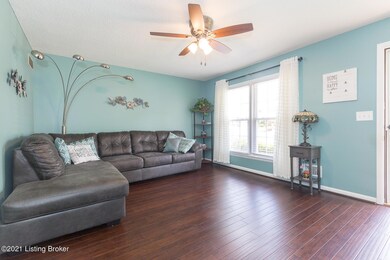 5504 Idlewood Ln, Louisville, KY 40291 - photo 4