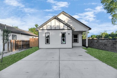 6212 De Priest St, Houston, TX 77091 - photo 2