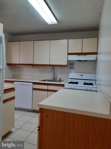 Radnor House unit 819, Bryn Mawr, PA 19010 - photo 7