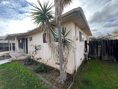 6237 Claus Rd, Riverbank, CA 95367 - photo 3