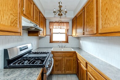 84 Bellevue Ave, Pawtucket, RI 02861 - photo 7