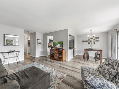 36 Exeter Ct unit 101C, Naperville, IL 60565 - photo 6