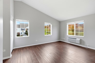 2023 Silverstone Dr unit 2012, Carpentersville, IL 60110 - photo 6