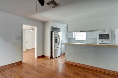 8715 Wildforest Dr, Houston, TX 77088 - photo 6