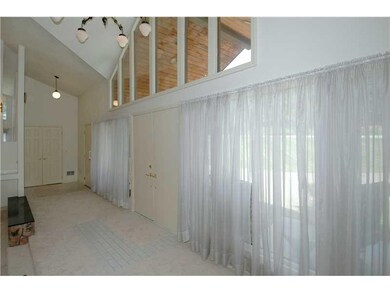 Entry/Foyer.