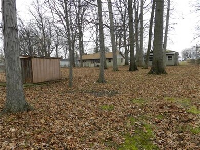 334 S 9th Ave, Beech Grove, IN 46107 - photo 4