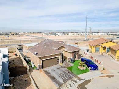 821 Desert Sky Dr, Horizon City, TX 79928 - photo 4