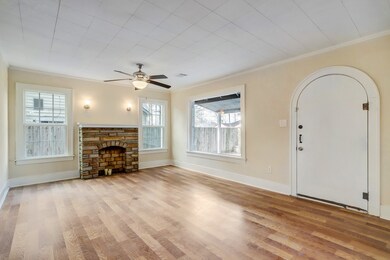 210 Caplin St, Houston, TX 77022 - photo 3