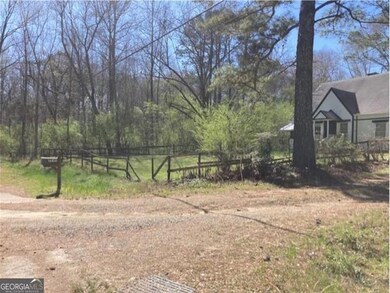 4523 Riverside Dr SW, Lilburn, GA 30047 - photo 4