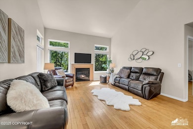 010-6840queensviewcir_ZHM_010