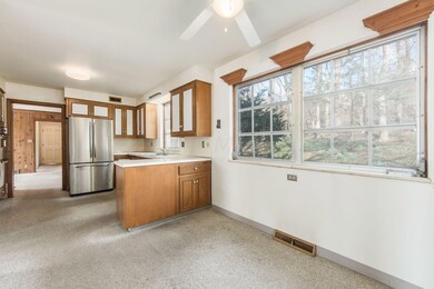 Kitchen eating space