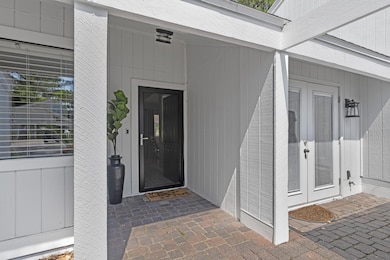 Front entrance w/ Ring & electric lock