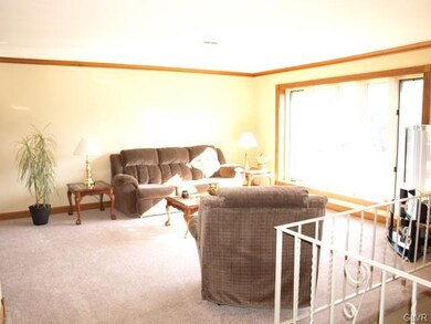 314 Murray Dr, Allentown, PA 18104 - photo 2