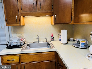 446 N 13th St, Reading, PA 19604 - photo 6