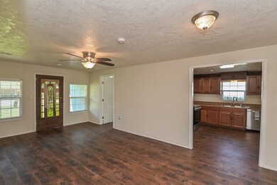 7009 Finch St, Houston, TX 77028 - photo 6