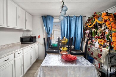 8300 Kern Canyon Rd unit 17, Bakersfield, CA 93306 - photo 5