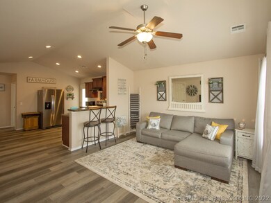 8614 S 261st East Ave, Broken Arrow, OK 74014 - photo 2