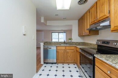 9421 Chadburn Place, Montgomery Village, MD 20886 - photo 5