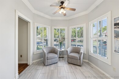 Bay Window Sitting area or eat-in kitchen dining