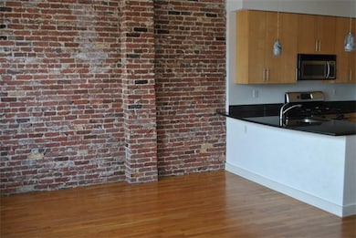 273 W 2nd St unit 2, Boston, MA 02127 - photo 4