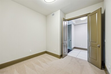 9870 Gaylord Dr unit 818, Houston, TX 77024 - photo 6