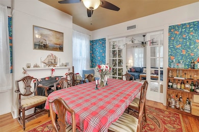 Formal Dining or extra living space 
