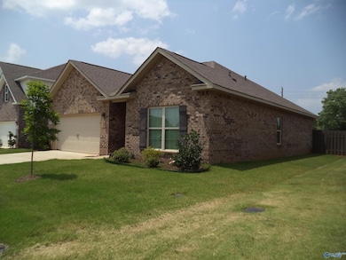 147 Cherry Laurel Dr, Hazel Green, AL 35750 - photo 2