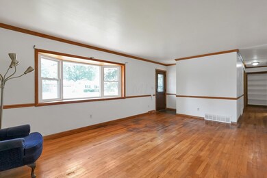 1242 Saling Dr, Columbus, OH 43229 - photo 5