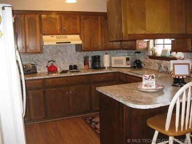 3121 Woodside Dr, Ardmore, OK 73401 - photo 2