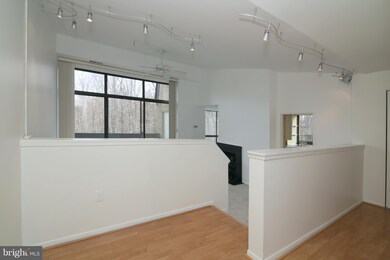 11554 Rolling Green Ct unit 301, Reston, VA 20191 - photo 4