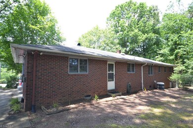 1930 Greenwood Rd, Asheboro, NC 27203 - photo 4