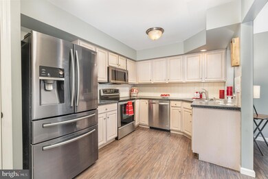 4086 Laurel Ln, Mount Joy, PA 17552 - photo 5