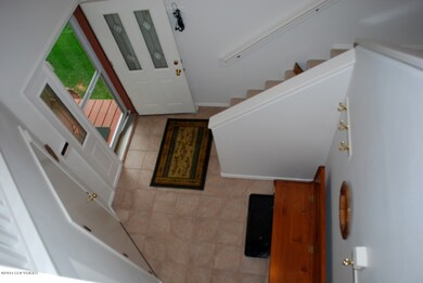 Spacious entry