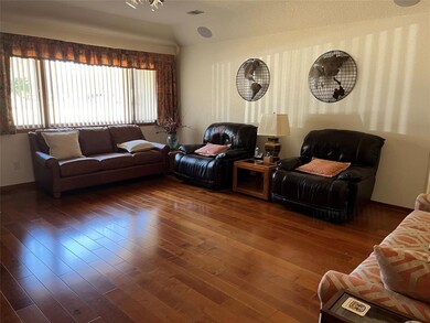 601 Ludo Cir, Hurst, TX 76054 - photo 4