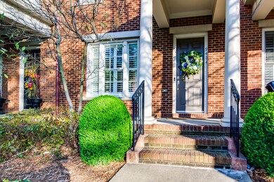 9404_NortonCommonsBlvd_570