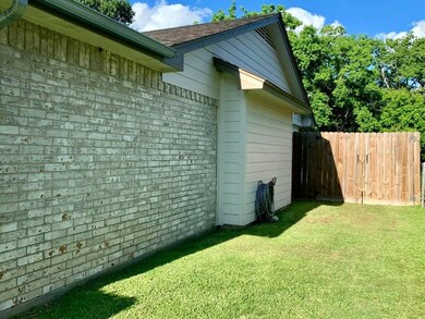1809 Leissner St, Bay City, TX 77414 - photo 4